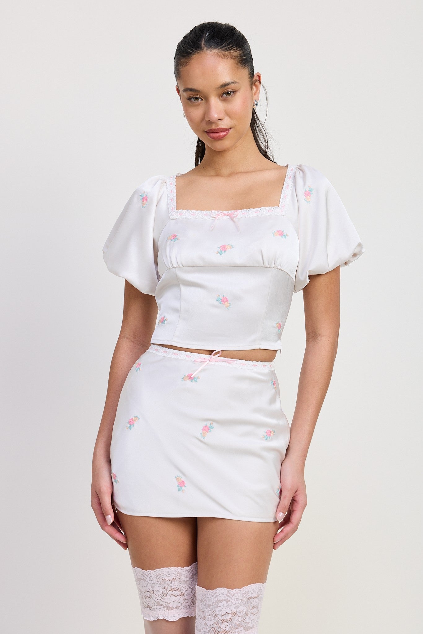 SQAURE NECK BUBBLE CAP SLEEVE TOP