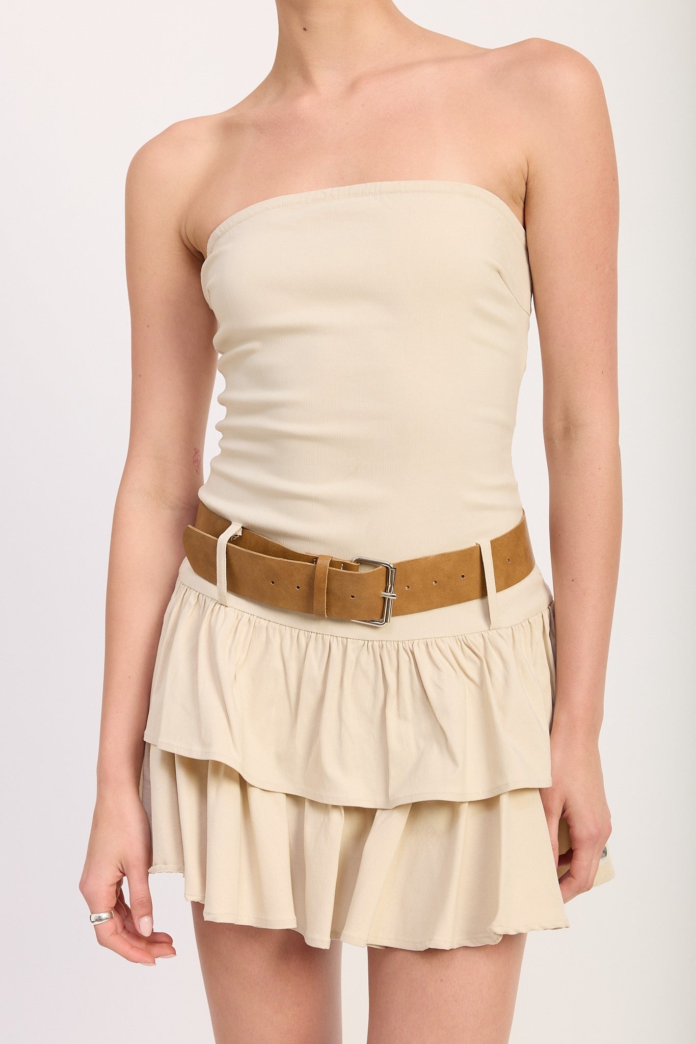 STRAPLESS TIERED MINI DRESS WITH BELT