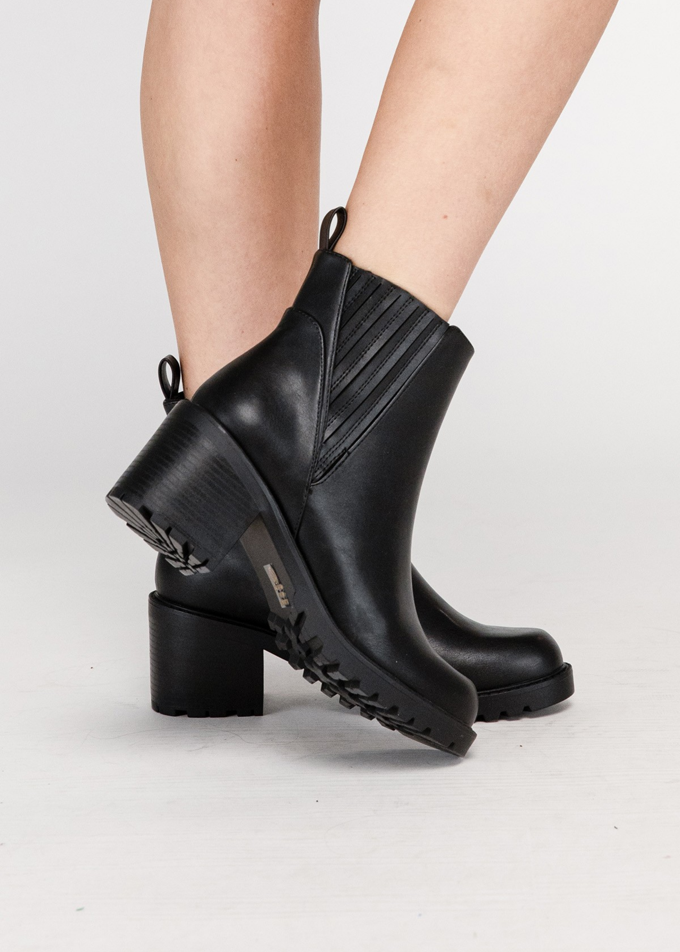 WISELY Ankle Bootie