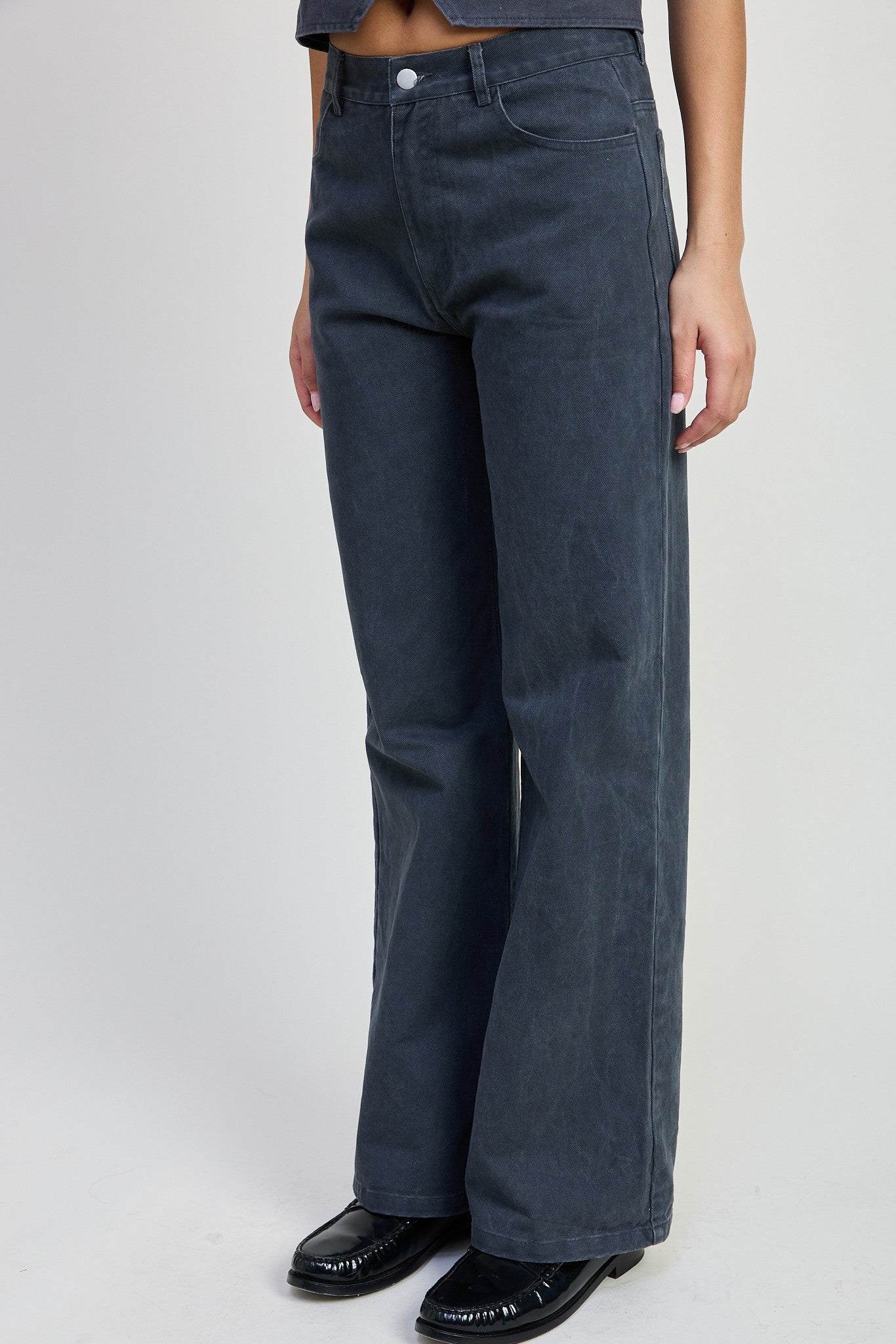 FOLDED FITTED DENIM PANTS